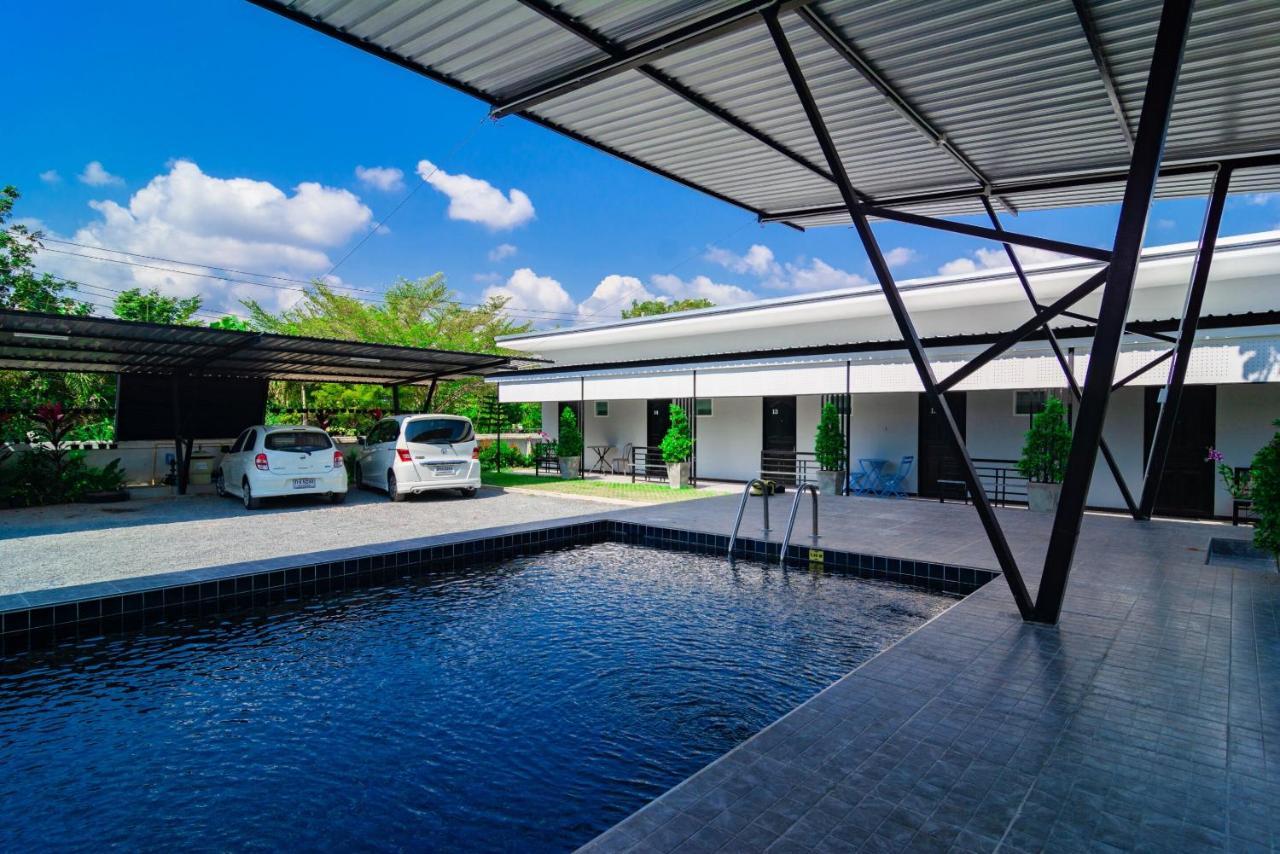 Oyo 533 Runya Poolvilla Prachuap Khiri Khan Exteriör bild