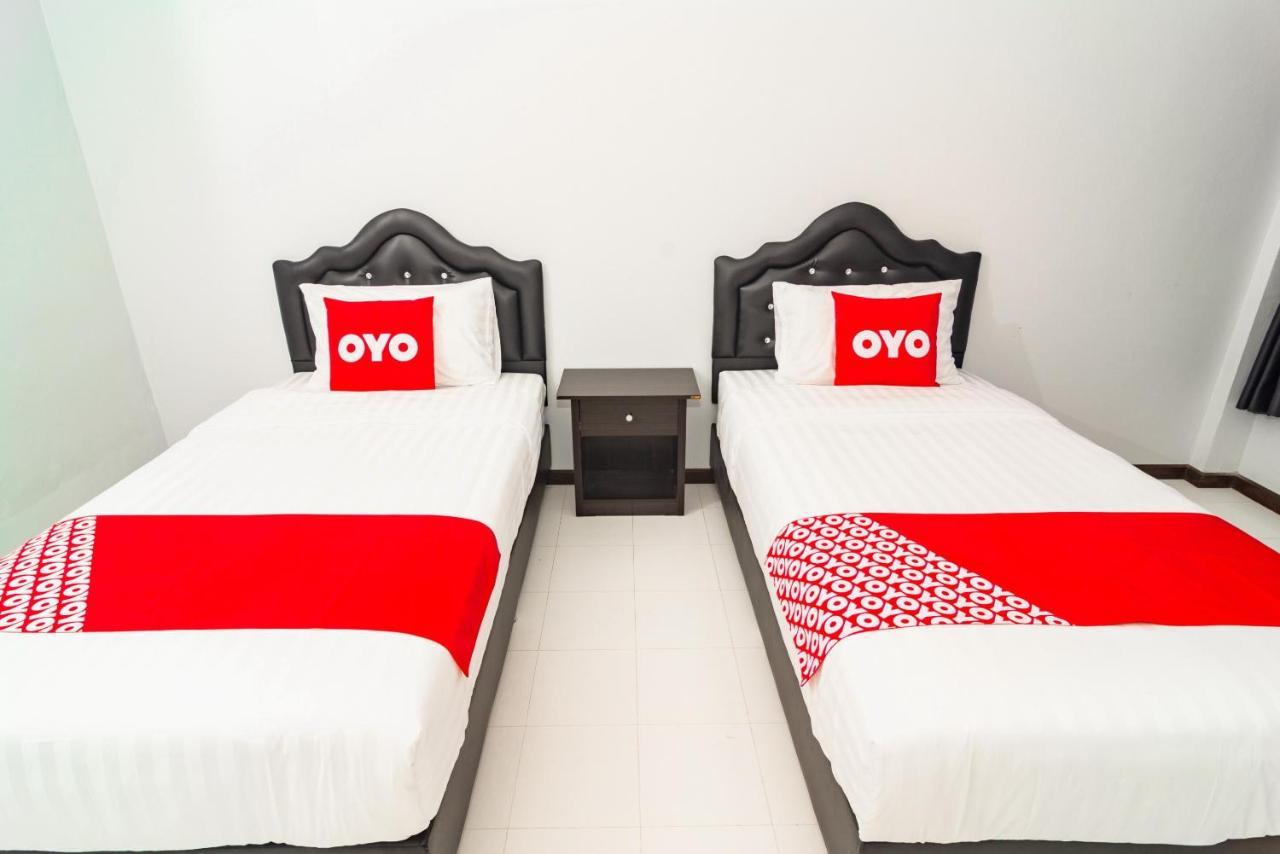 Oyo 533 Runya Poolvilla Prachuap Khiri Khan Exteriör bild