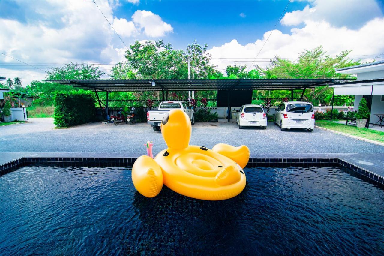 Oyo 533 Runya Poolvilla Prachuap Khiri Khan Exteriör bild